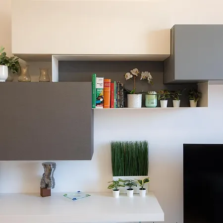 Colosseo Modern By In Apartment *