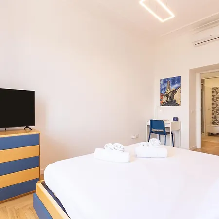 Apartment Colosseo Modern By In *
