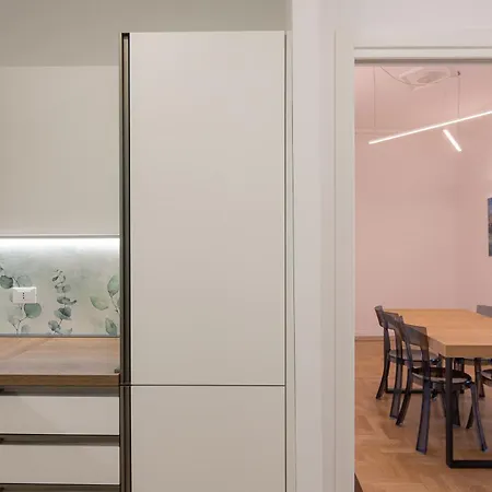Colosseo Modern By In Apartment *