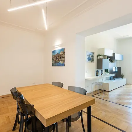 Colosseo Modern By In Roma
